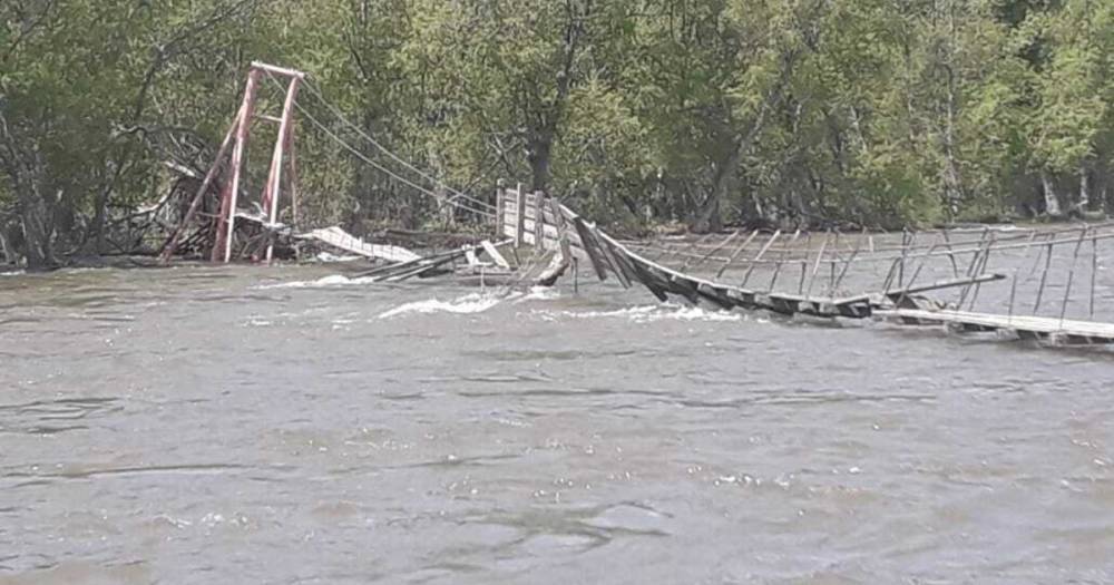 Турист выживал посреди реки после столкновения с мостом на Камчатке