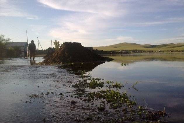 Разлившаяся река Унда отрезала путь к 15 сёлам Балейского района, идёт эвакуация