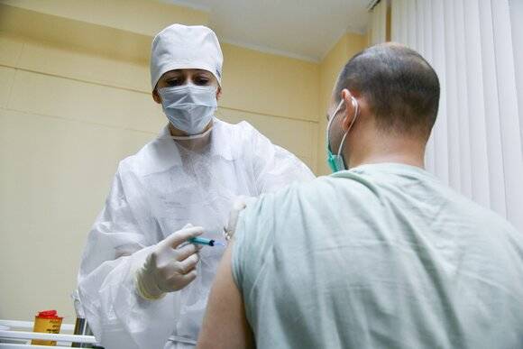 Обязательную вакцинацию для ряда категорий граждан ввели в Тверской области