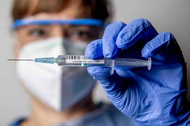 В Украине за сутки сделали 67 тысяч прививок от коронавируса