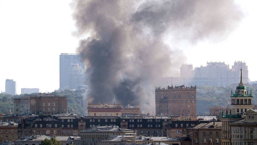 Пожар на складе с пиротехникой в центре Москвы локализован
