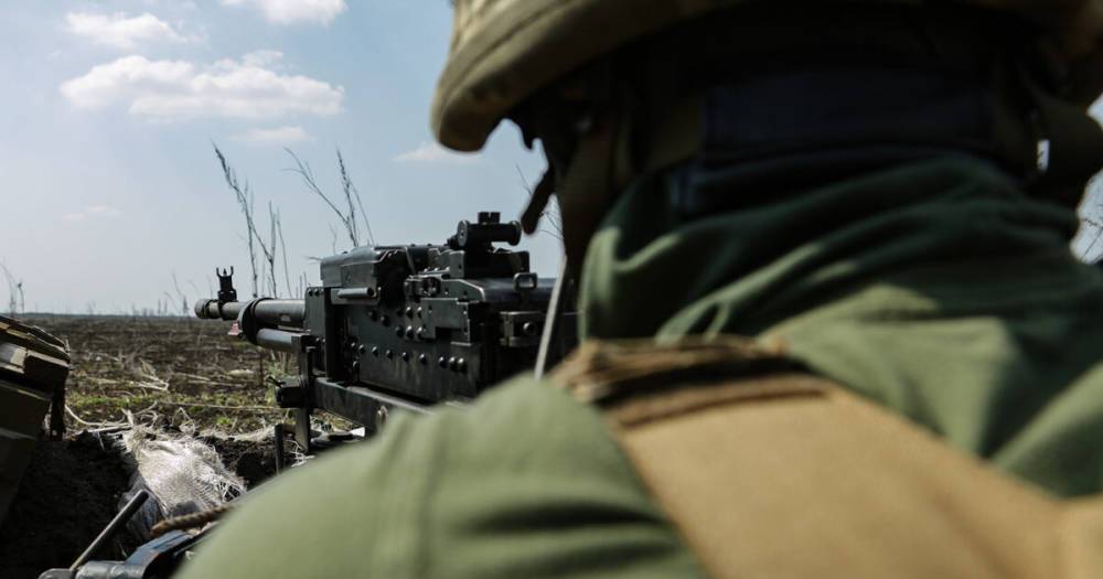 Ситуация на Донбассе: украинские военные ответили на обстрелы боевиков