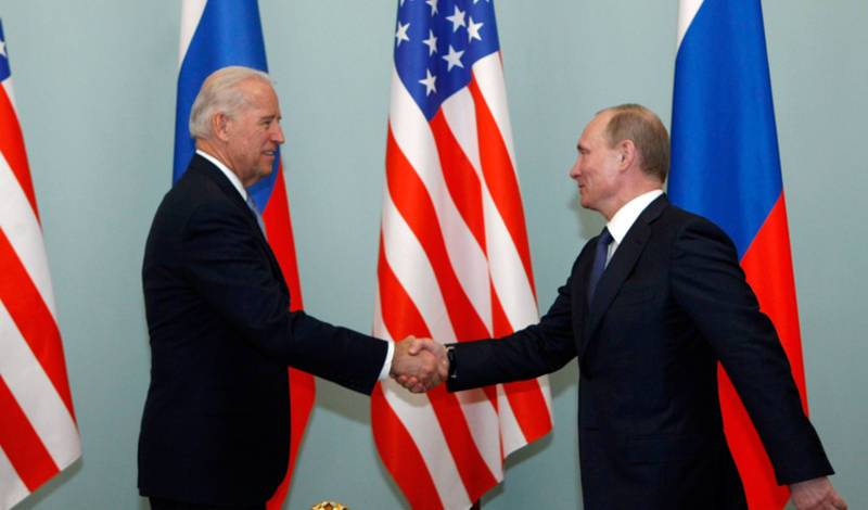Белый дом объяснил встречу Байдена с Путиным намерением понять планы России