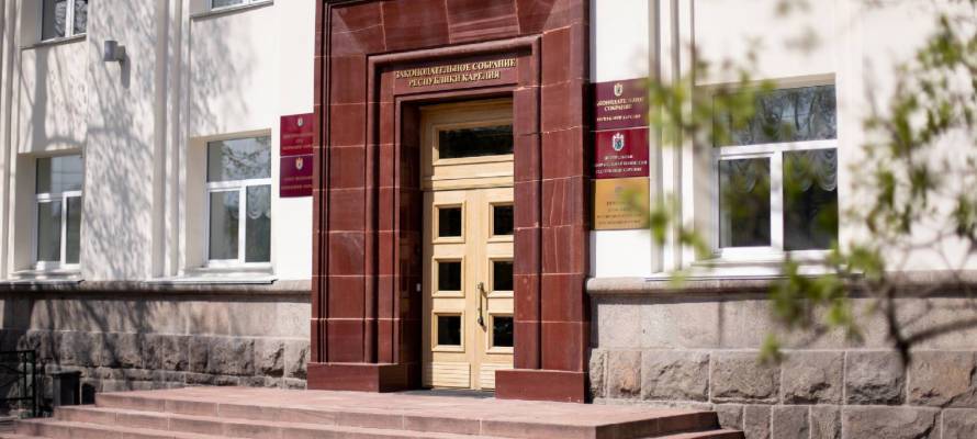 Депутаты парламента Карелии нашли деньги на выплаты детям войны