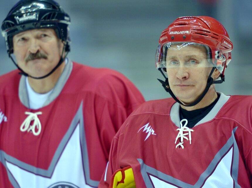 Песков заявил, что Путин и Лукашенко всегда играют в одной хоккейной команде