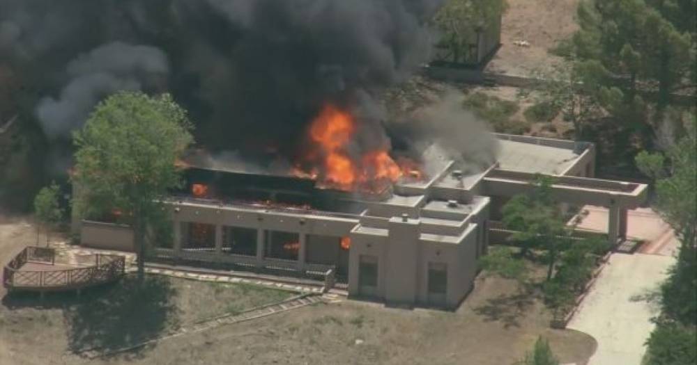 Пожарный в Калифорнии расстрелял своих коллег, сжег собственный дом и покончил с собой