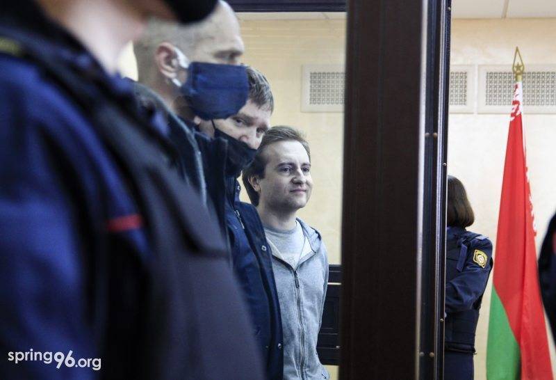 Трех фигурантов «дела Тихановского» осудили на сроки от двух до четырех лет