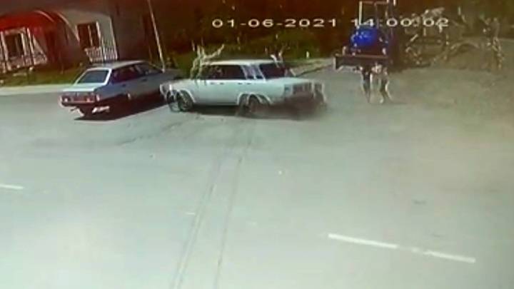 Страшная авария с лихачом, сбившим 4 человек, попала на видео