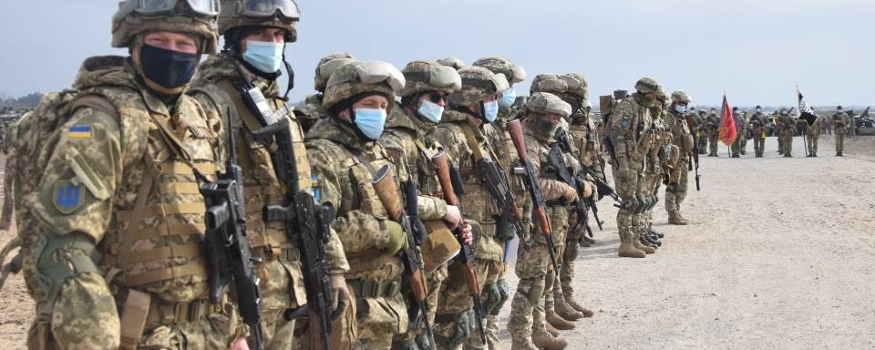 Уряд Шмигаля планує скоротити витрати на українську армію майже в два рази від запланованих