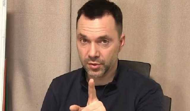 Арестович пригрозил прекращением минских переговоров из-за Протасевича