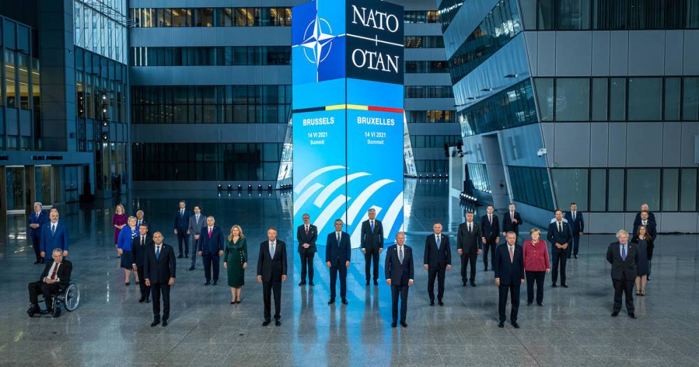 Французский политик раскритиковал НАТО: Это просто американская машина