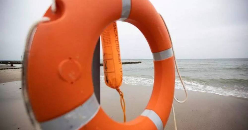 В Калининградской области спасли трёх человек, которых унесло в море