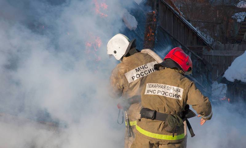В утреннем пожаре в Смоленском районе пострадал человек