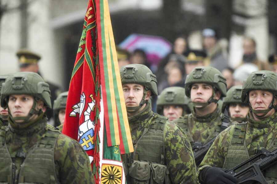 Литва заявила о готовности «защищаться» от нелегальных мигрантов с помощью армии