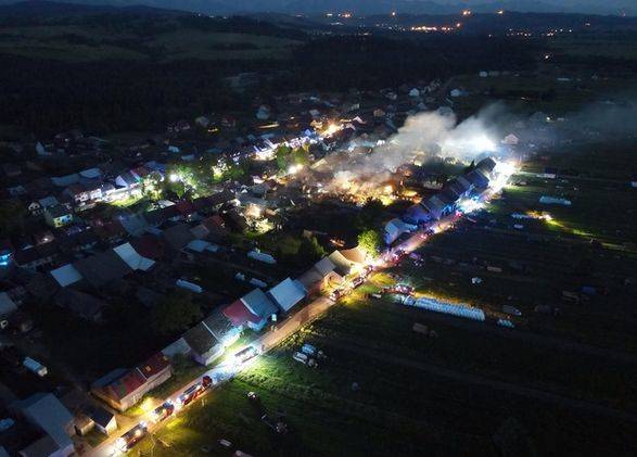 Крупный пожар в Польше: более 100 человек остались без крова, 9 человек пострадали