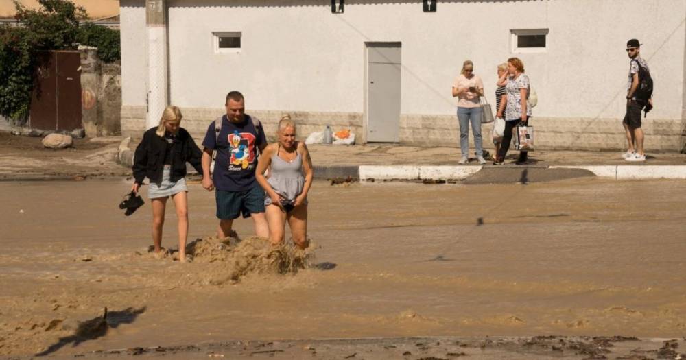 В Ялте количество пострадавших от потопа возросло до 24: два человека пропали без вести