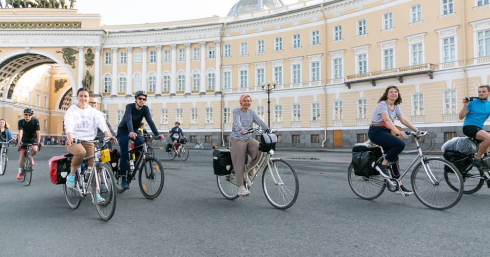 «Это все-таки 1200 километров»: кто и зачем строит велотрассу между Москвой и Питером