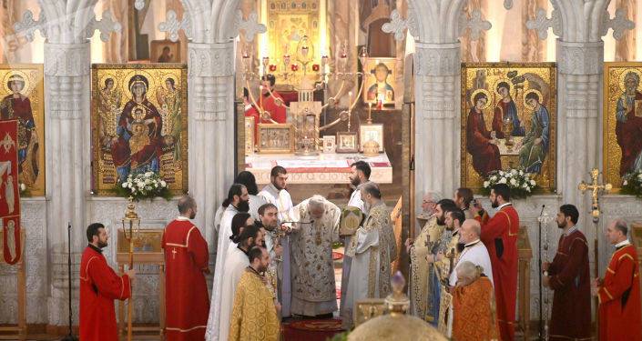 Патриарх Грузии призвал верующих к смирению в День Святой Троицы