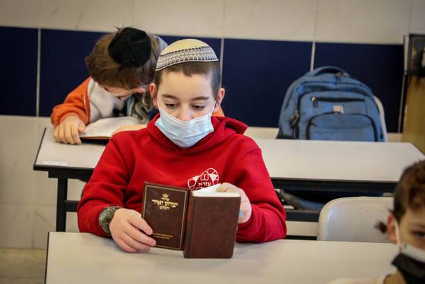 Минздрав Израиля готов ввести обязательную вакцинацию для подростков от 12 до 15 лет