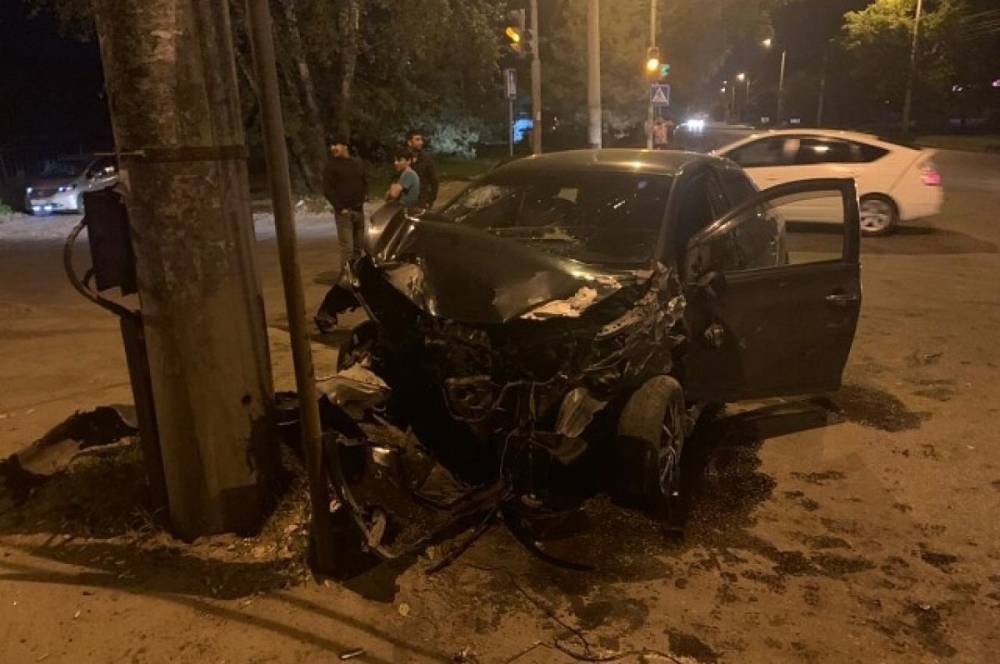 В Хабаровске водитель уснул за рулем и врезался во встречную машину