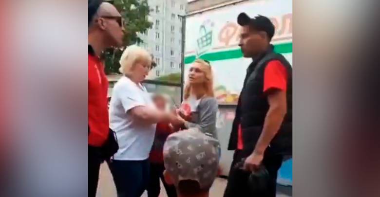 На поставившую ребёнка на колени "яжемать" из Красноярска завели дело