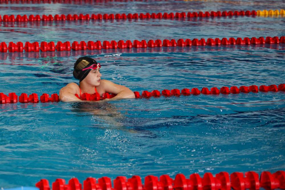На Сахалине проходят областные соревнования по плаванию