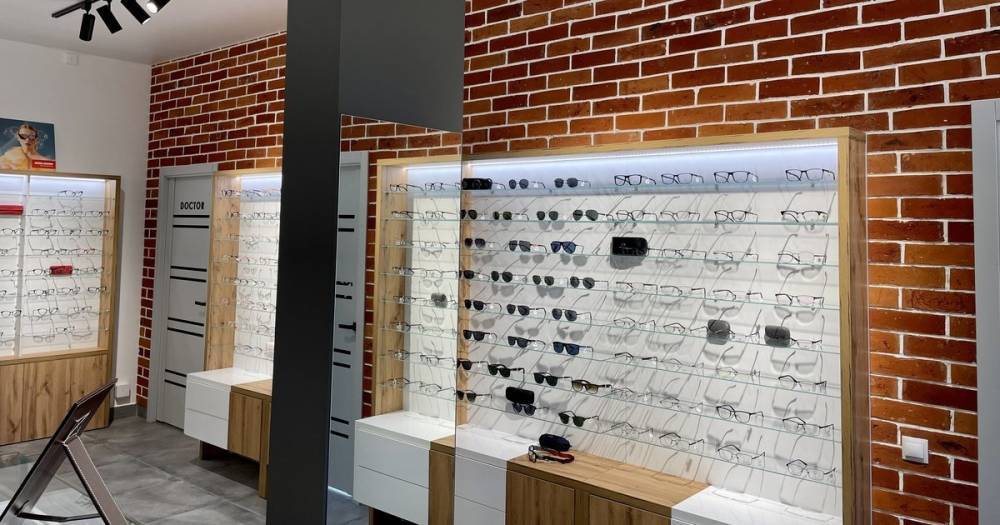 Выбираем очки для всей семьи в новом салоне оптики «Макоптик»