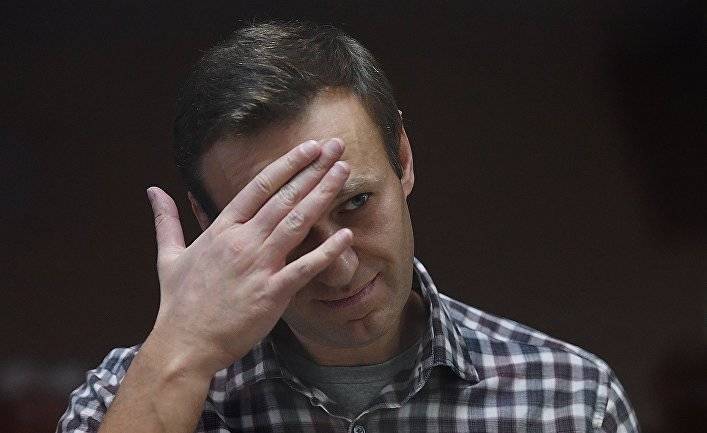Дневник (Болгария): Кремль выразил готовность передать Навального США, если он связан с их службами