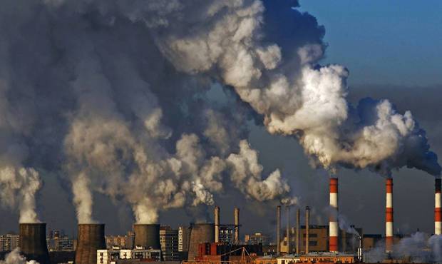 Крупным российским компаниям пригрози штрафы за отказ от снижения вредных выбросов
