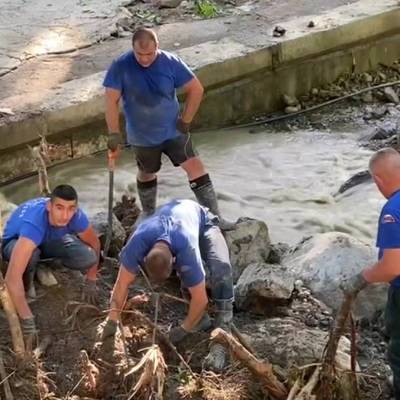 Несколько домов ушли под воду в районе Васильевки в Ялте