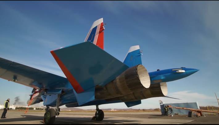 NI: Американский F-15 не имеет никаких шансов в дуэли против российского Су-35С