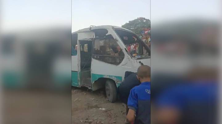 Четыре человека погибли при столкновении поезда с автобусом в Египте
