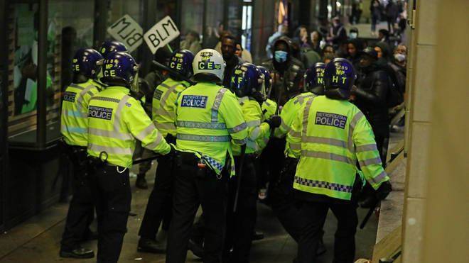 Полиция задержала 14 участников акции протеста против коронавирусных ограничений в Лондоне