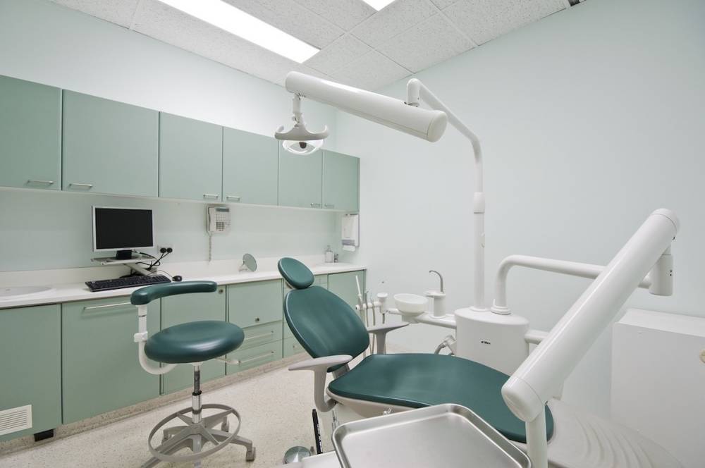 Владельца стоматологической клиники осудили за хищение 11 миллионов рублей