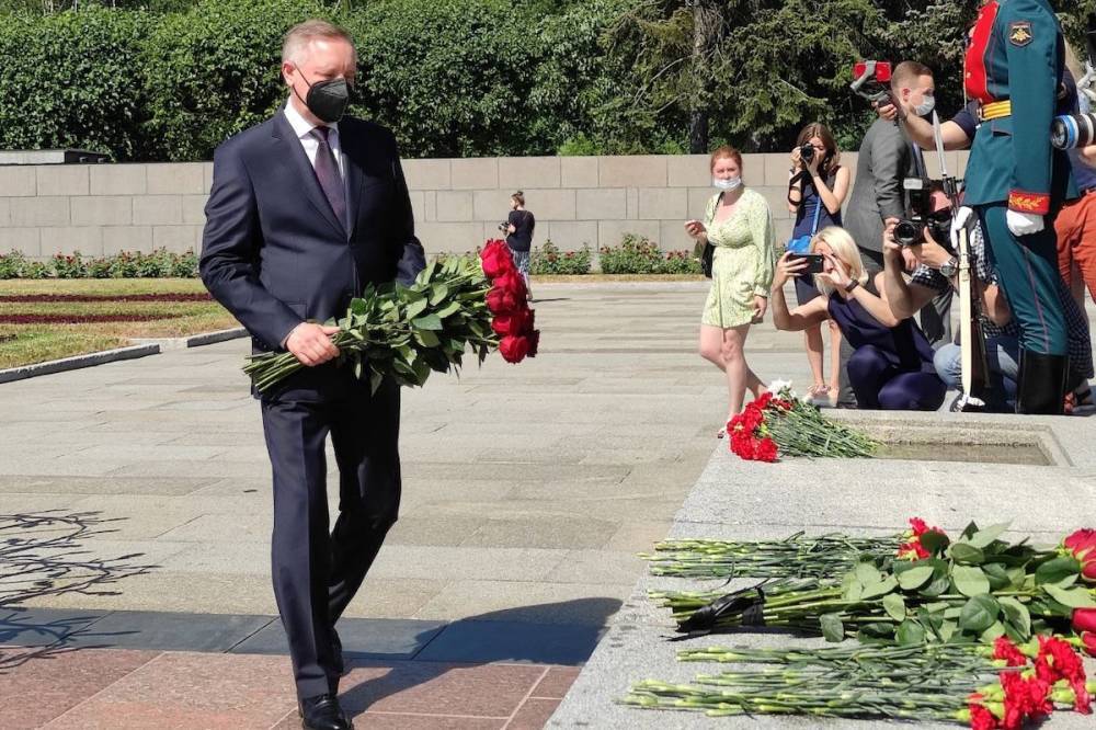 Память погибших в годы Великой Отечественной войны почтили в Петербурге