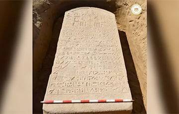 Египетский фермер нашел на своем поле памятную плиту известного фараона