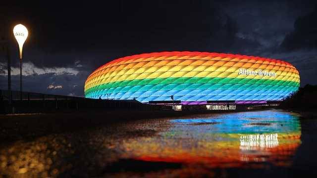 УЕФА запретил подсветить "Альянц Арену" цветами ЛГБТ на матчи Евро-2020 Германия – Венгрия