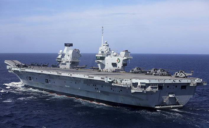 Путин играет с огнем: российские истребители на бреющем полете приблизились к британскому военному кораблю (Daily Express, Великобритания)