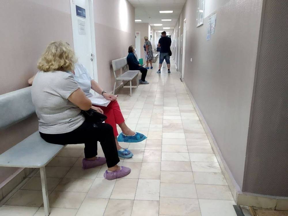 В Екатеринбурге из-за третьей волны пандемии больницы перешли на ковидный режим работы