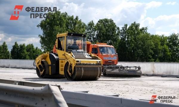 В Иркутске коммунальщики ремонтируют дороги после аварий на теплосетях