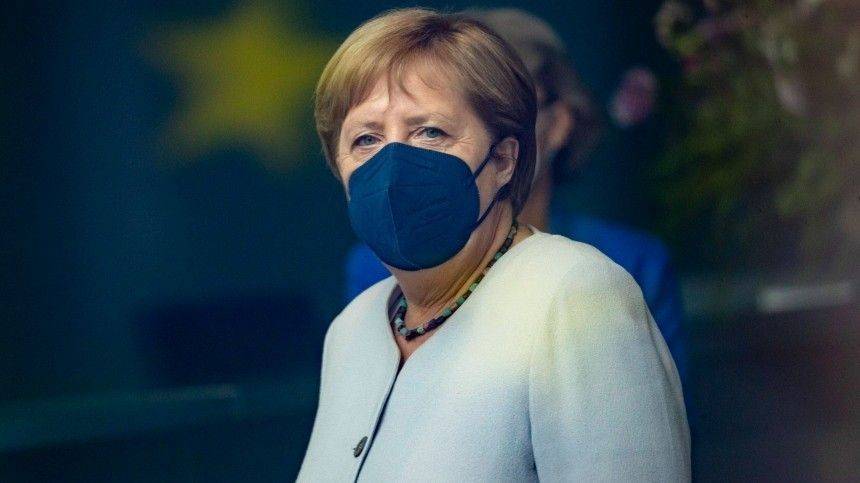 Меркель привилась от COVID-19 компонентами разных вакцин