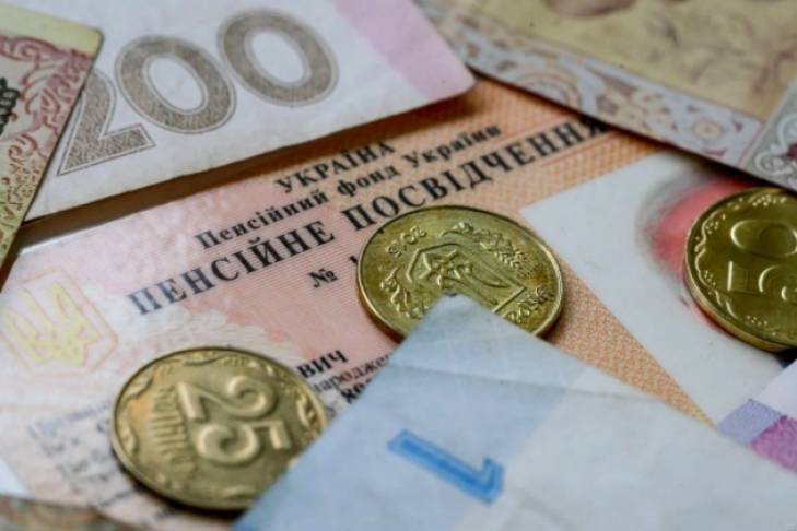 До конца года в Украине несколько раз пересчитают пенсии