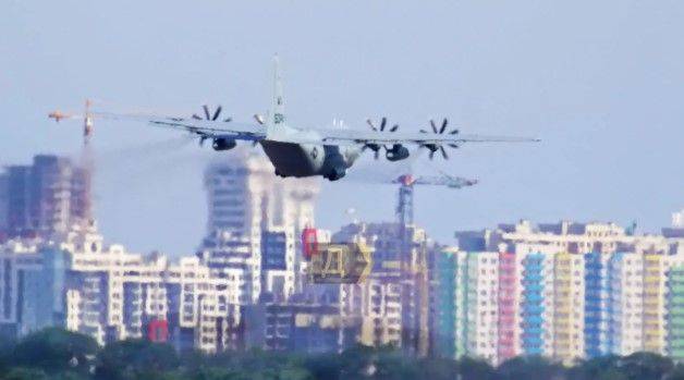 В небе над Одессой заметили американские конвертопланы и транспортный самолет (ФОТО)