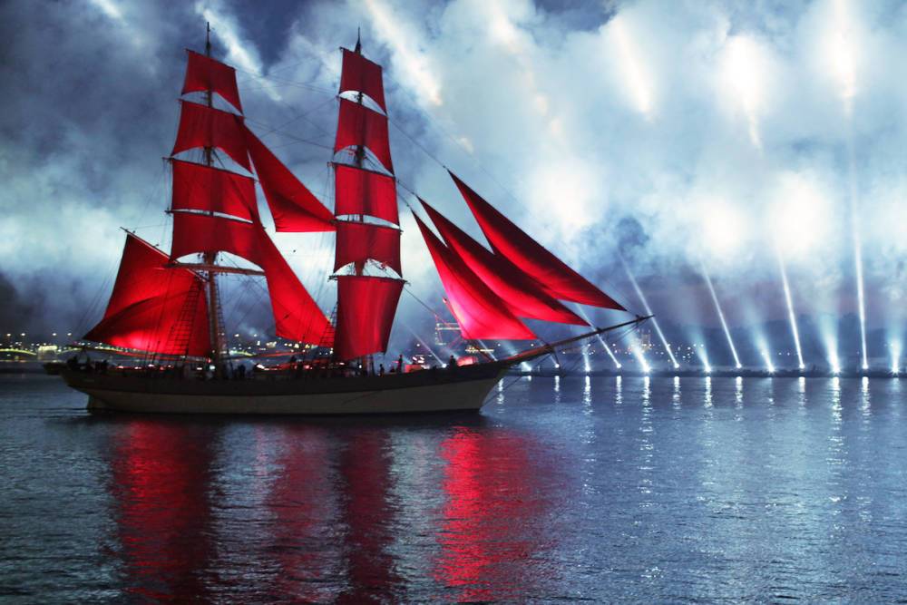 В этом году «Алые паруса» окрасят в флаг России