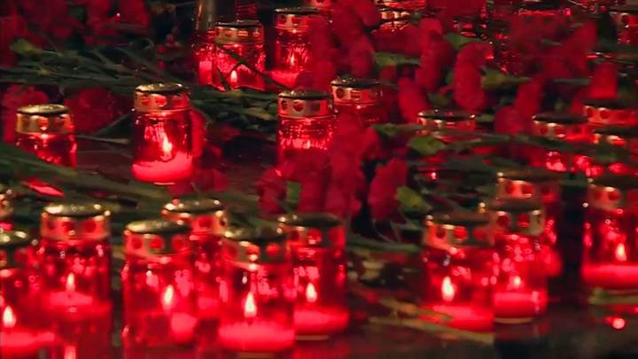 Вести. Тысячи липчан приняли участие в акции "Свеча памяти"