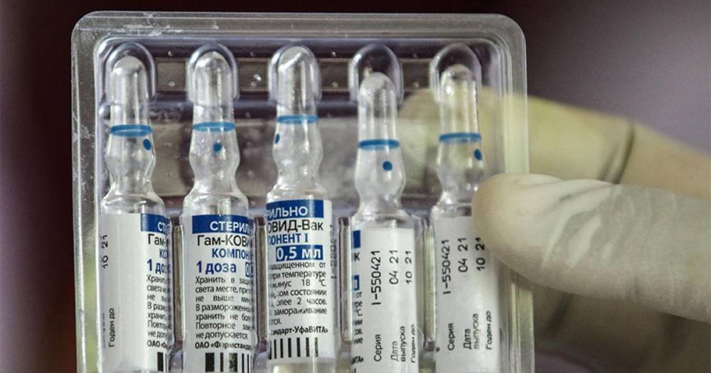 Голикова: российские вакцины защищают от COVID, несмотря на мутации
