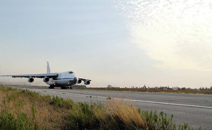 Страна (Украина): США вывозят свою армию из Афганистана на российских и украинских самолетах