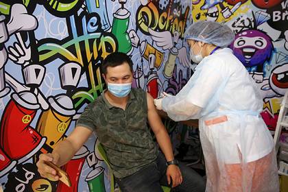 В Казахстане введут обязательную вакцинацию от коронавируса