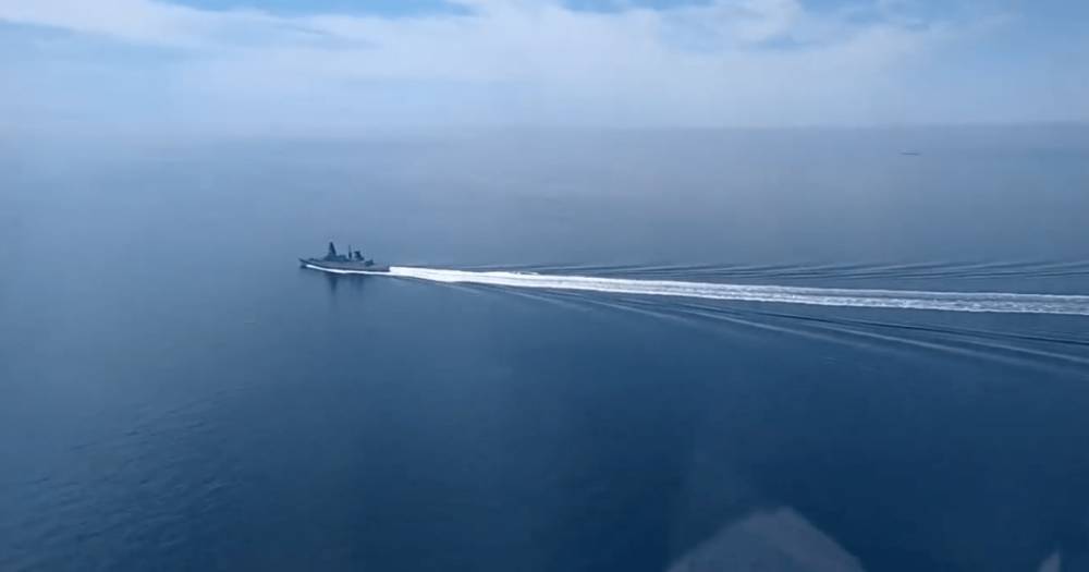 Огня и ударов не видно: минобороны РФ опубликовали видео инцидента на Черном море