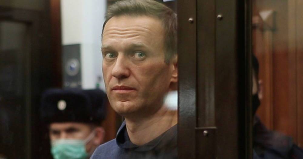 Ложь и лицемерие: Навальный в тюрьме раскритиковал съезд путинской партии “Единая Россия”